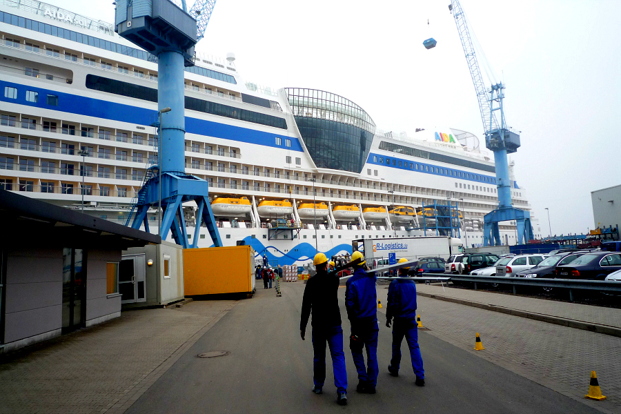 France : VIDEO St- Nazaire / Chantier naval