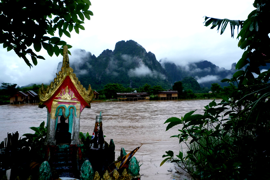 Laos : VIDEO Lon-Tong