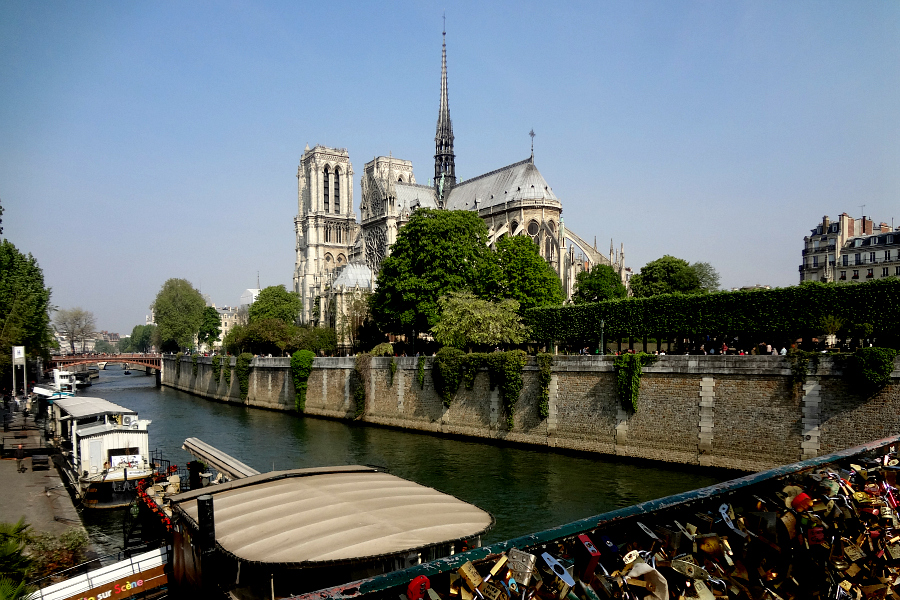 France : VIDEO Paris / soldes