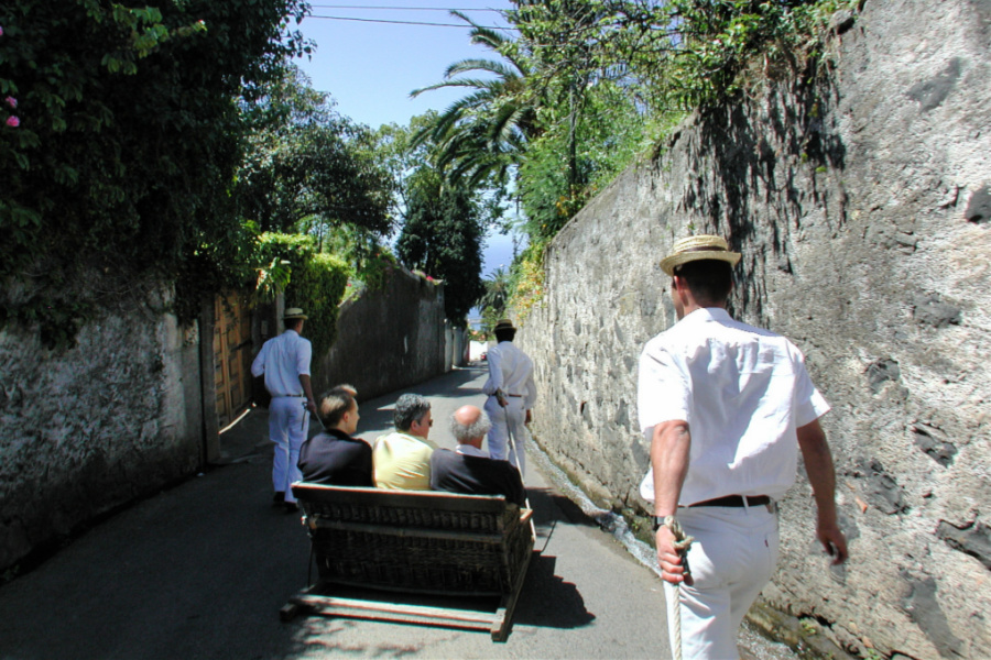 Portugal : VIDEO Madère (luges de Funchal)