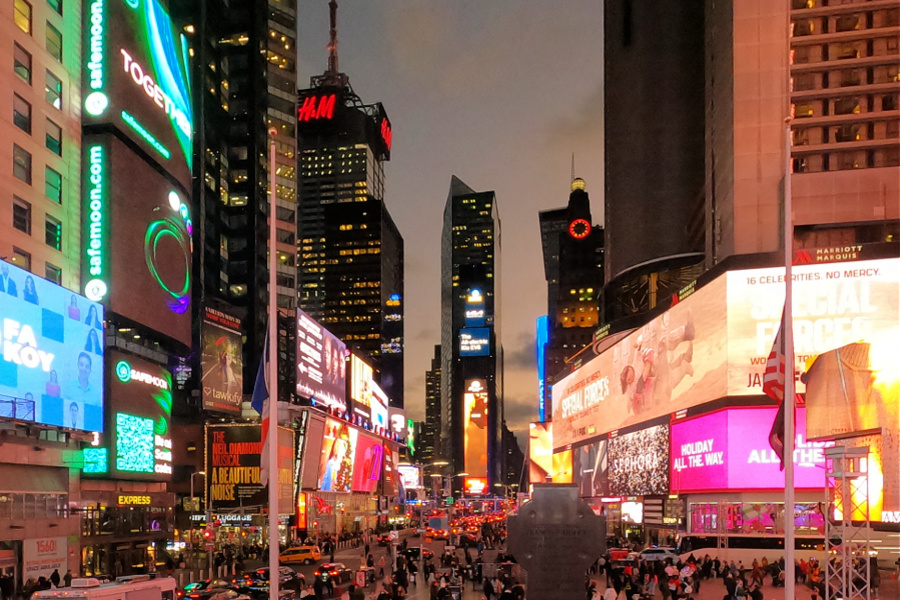USA: VIDEO New York (Broadway)