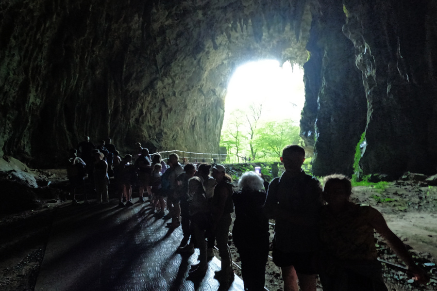 Suisse et Slovénie : grottes