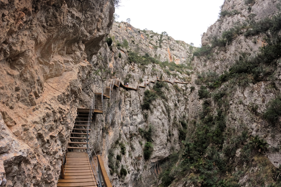 Espagne : VIDEO Les passerelles Relleu