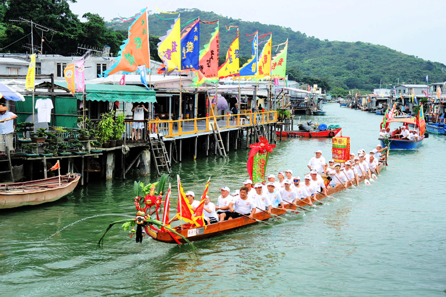 Hong Kong : 50 ans de bateaux-dragons